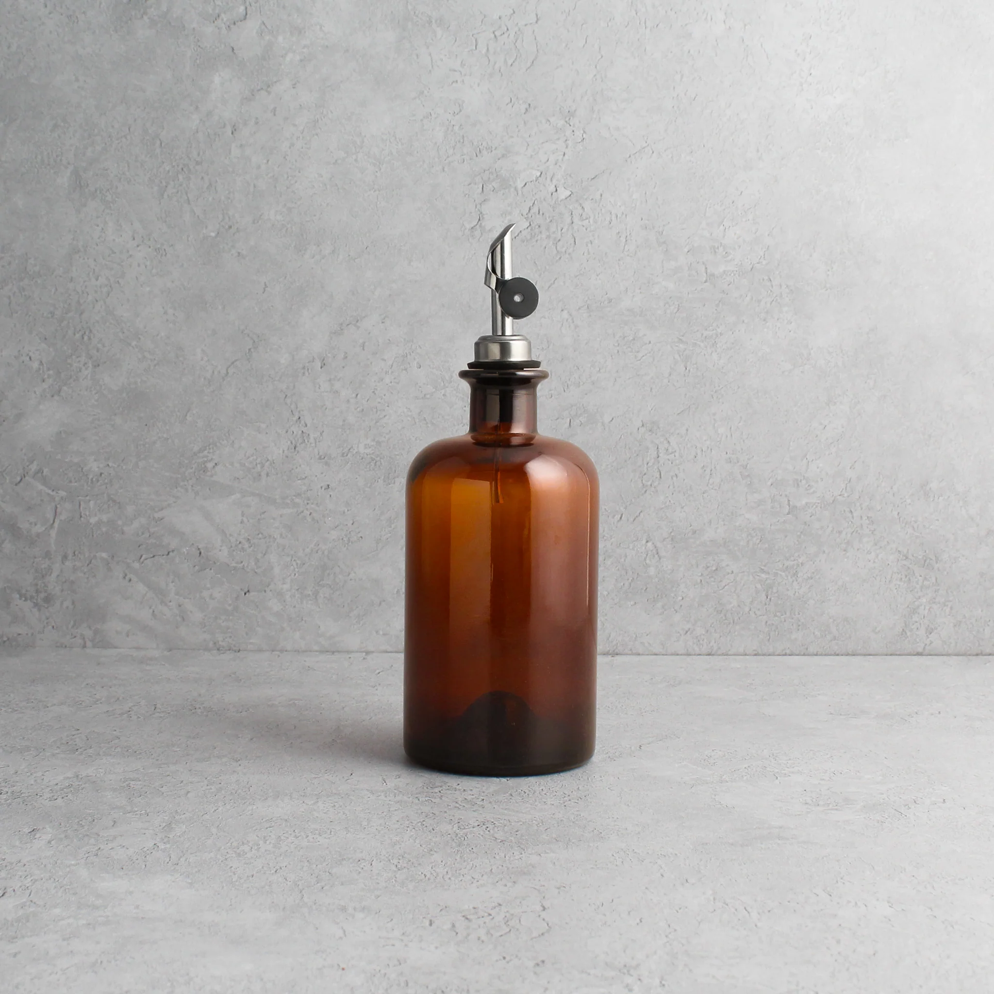 Amber Glass Oil Bottle With Label - Image 4