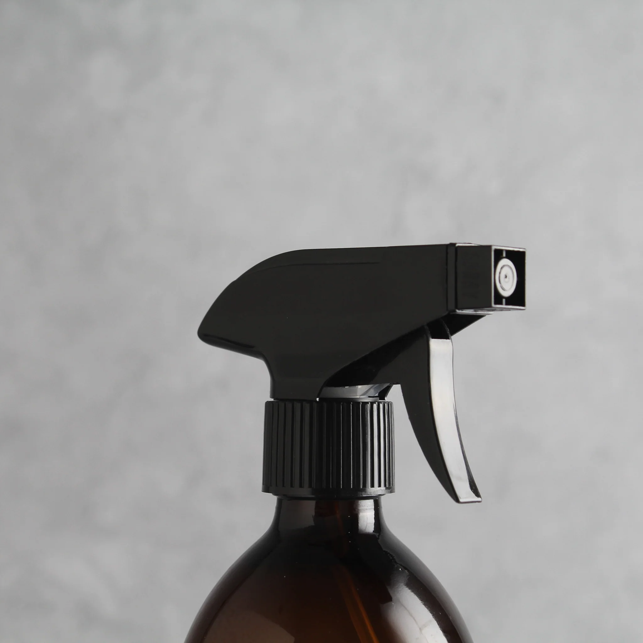 Amber Glass Spray Bottle With Label - Image 4
