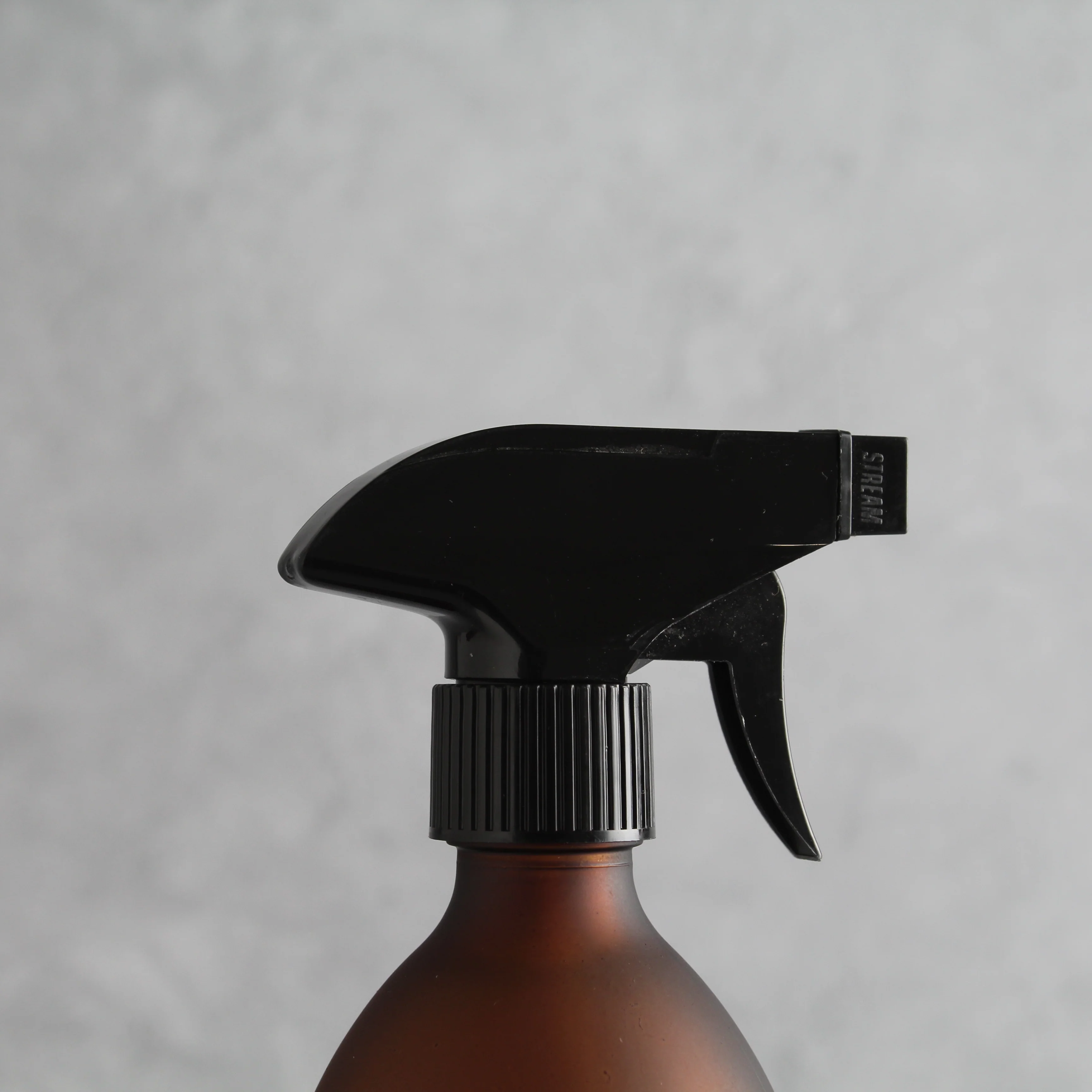 Frosted Amber Glass Spray Bottle With Label - Image 4