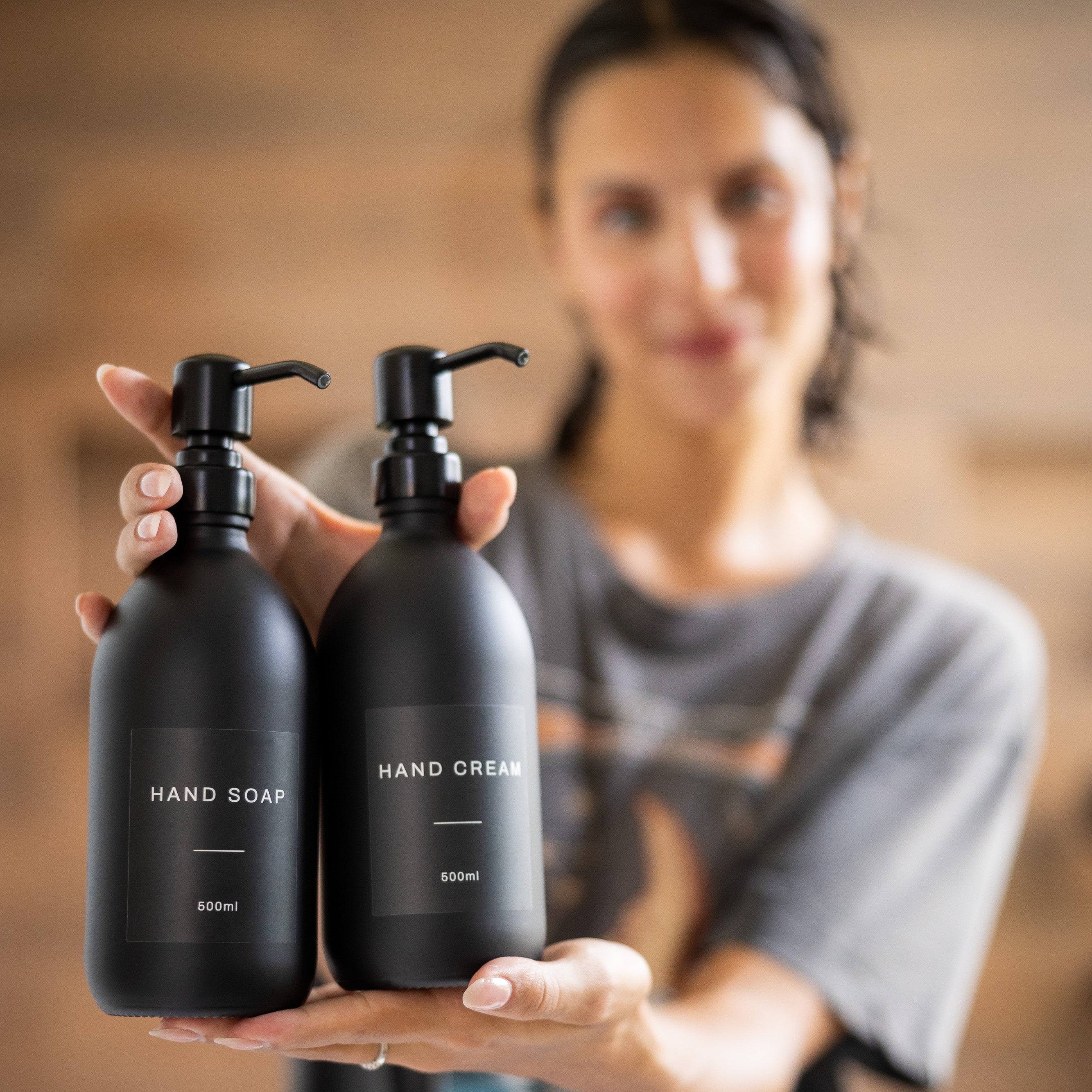 500ml Labelled Matte Black Glass Dispenser - Image 5