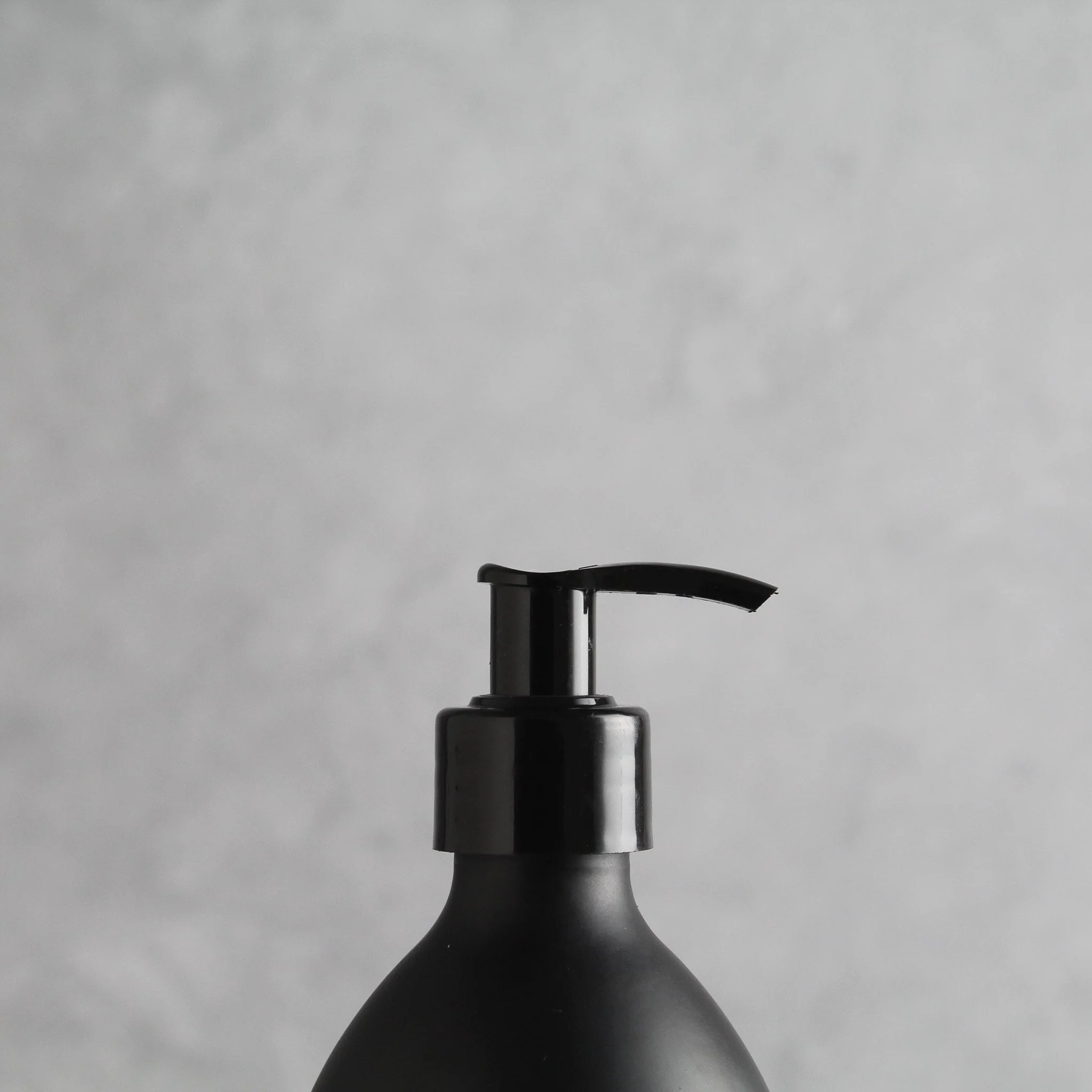 Labelled Matte Black Glass Dispenser Bottle With Black Pump - Image 6