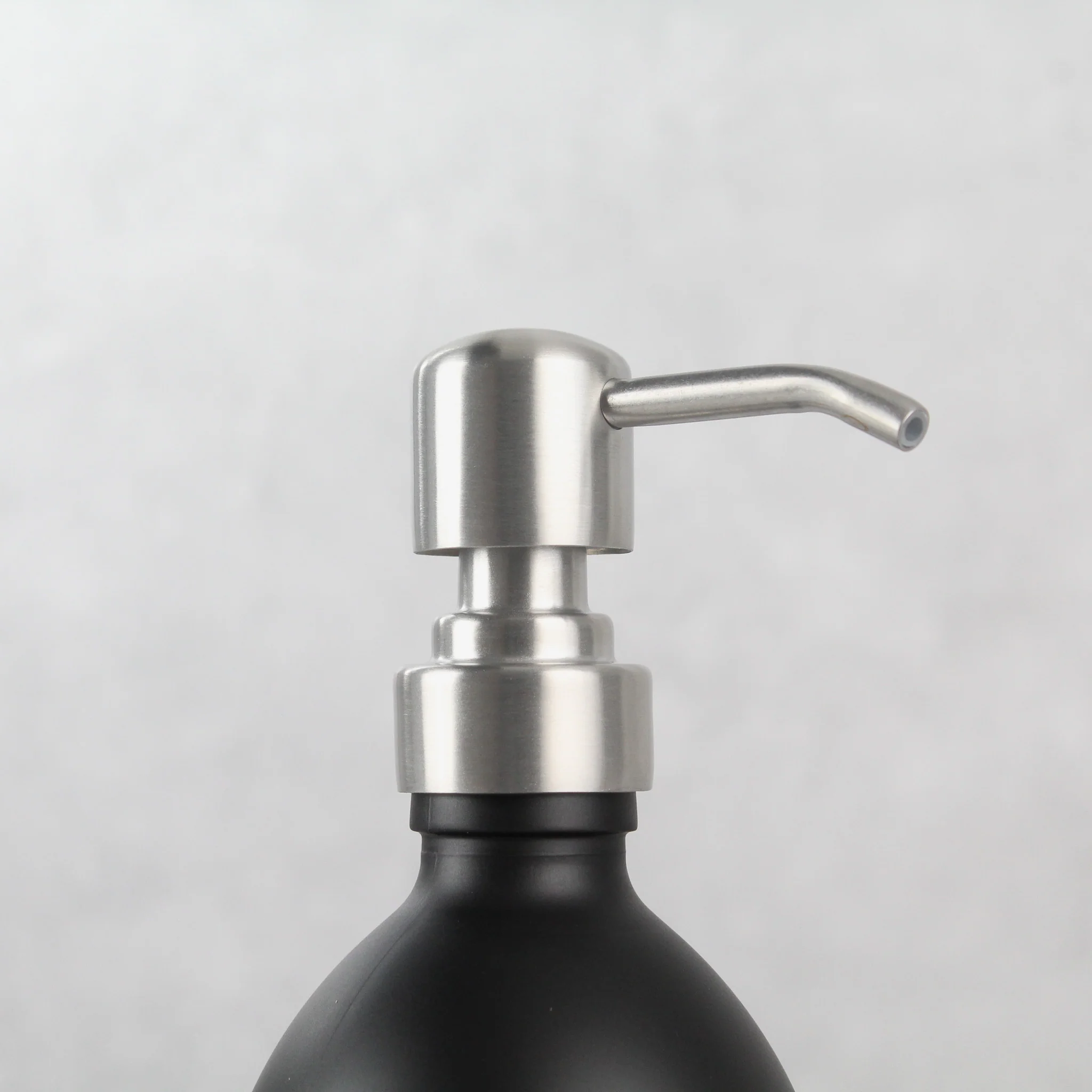 500ml Labelled Matte Black Glass Dispenser - Image 7
