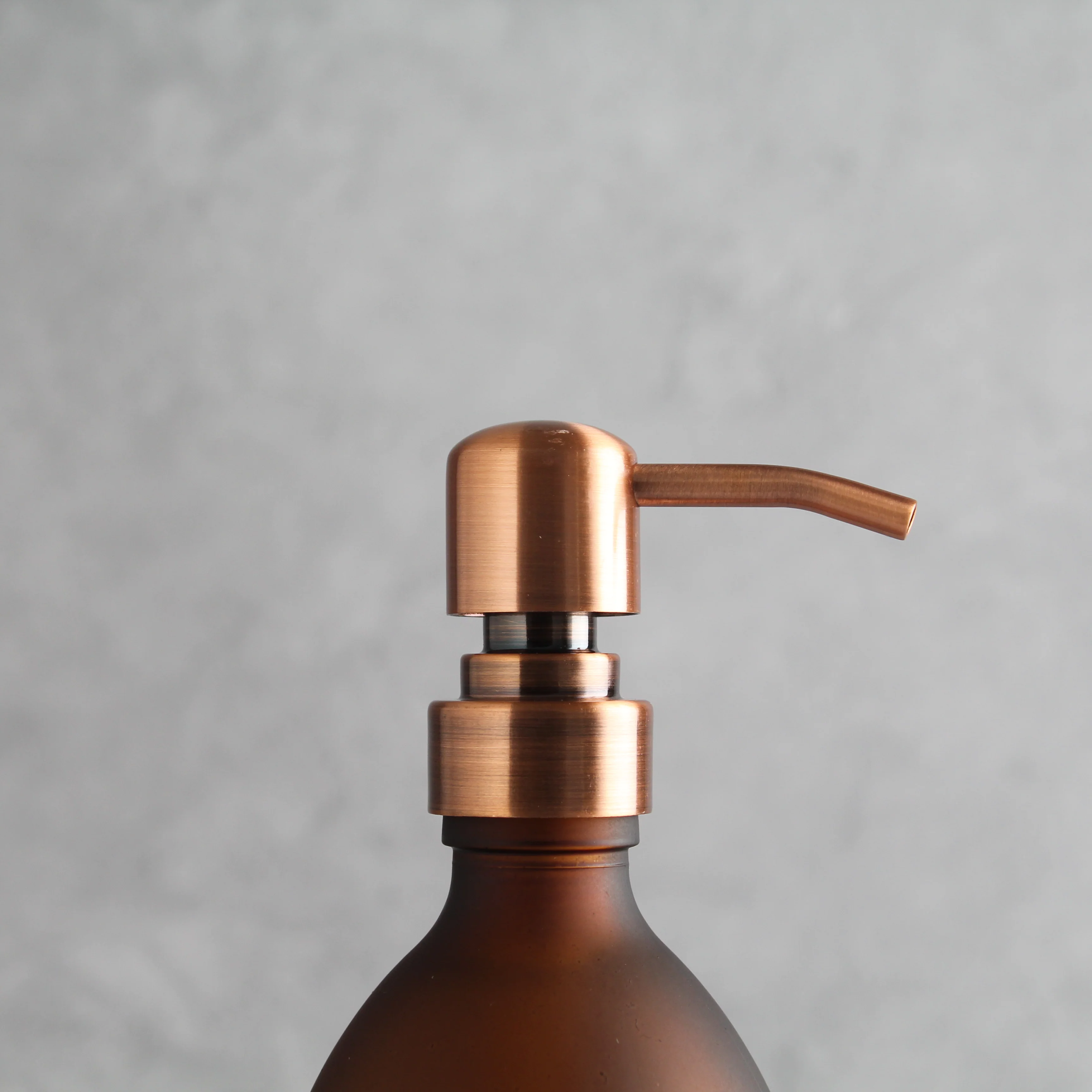 Black Tray & Frosted Amber Dispenser Triple Set - Image 12