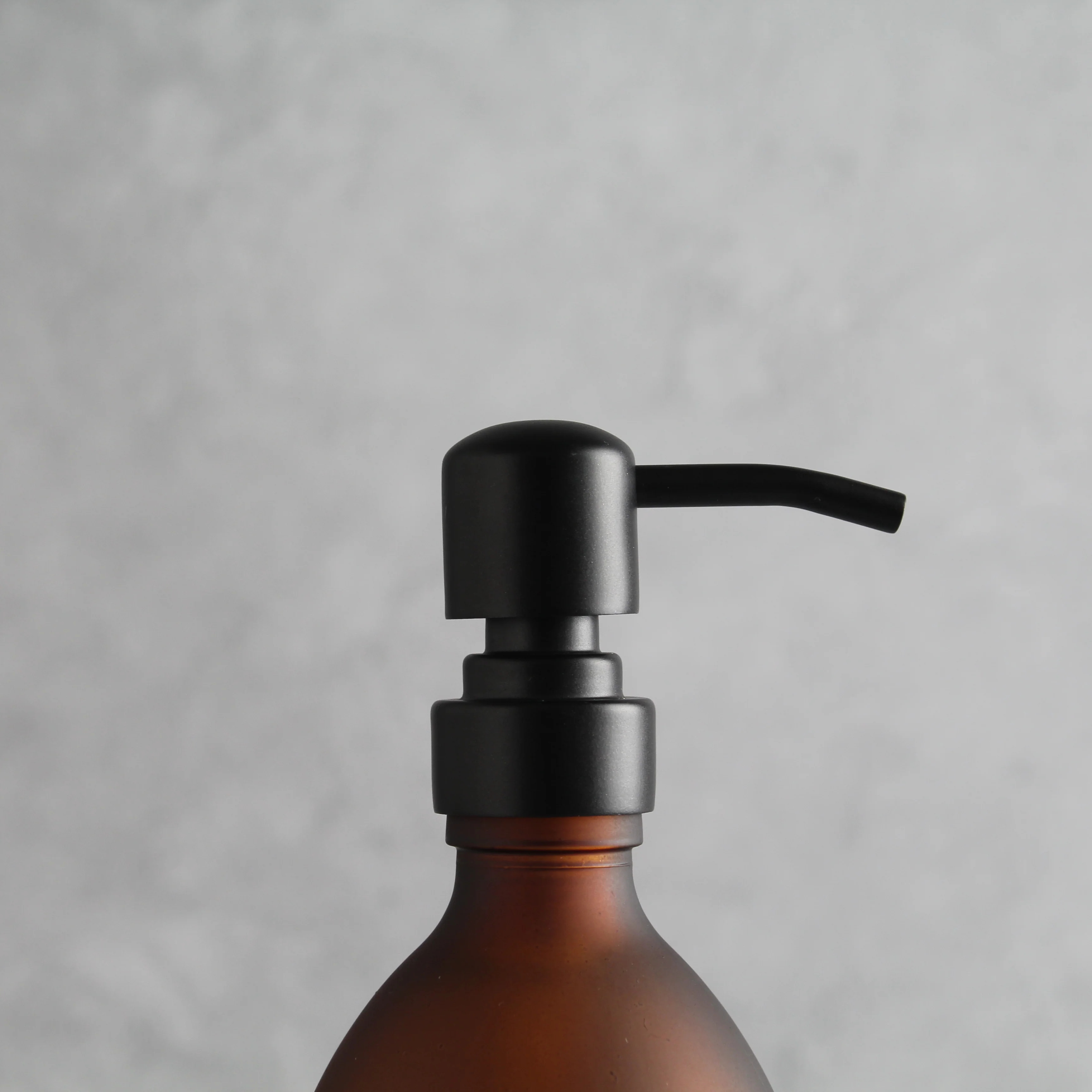 Black Tray & Frosted Amber Dispenser Triple Set - Image 10