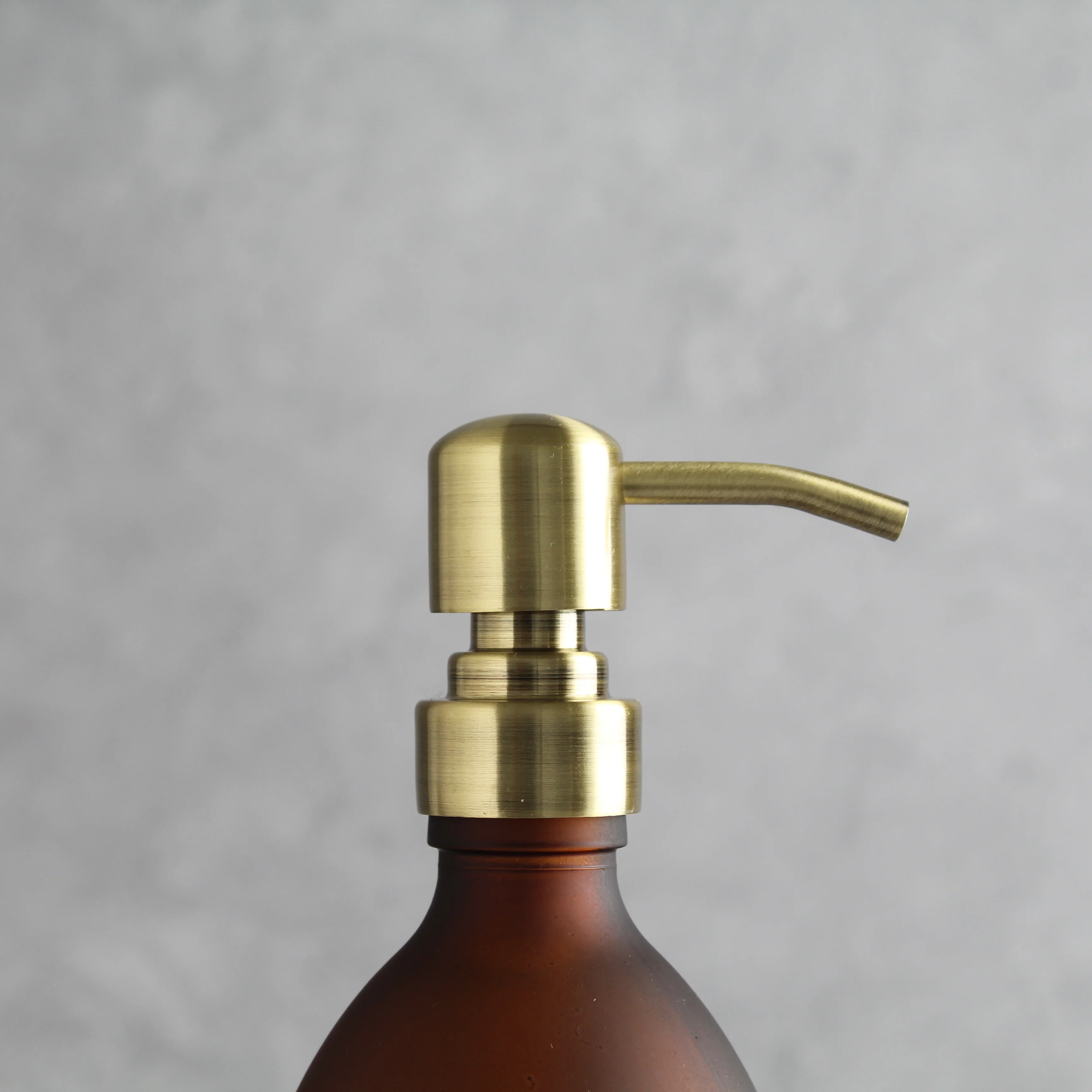 Black Tray & Frosted Amber Dispenser Triple Set - Image 9